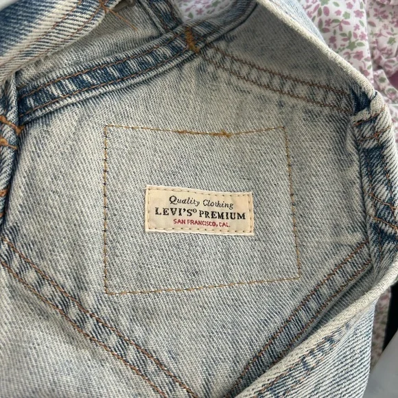 Rare Levi’s Pride Liberation Denim Short Overalls Medium Rainbow Patch - Picture 4 of 15